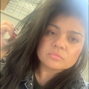 Meet your Posher, Damiana